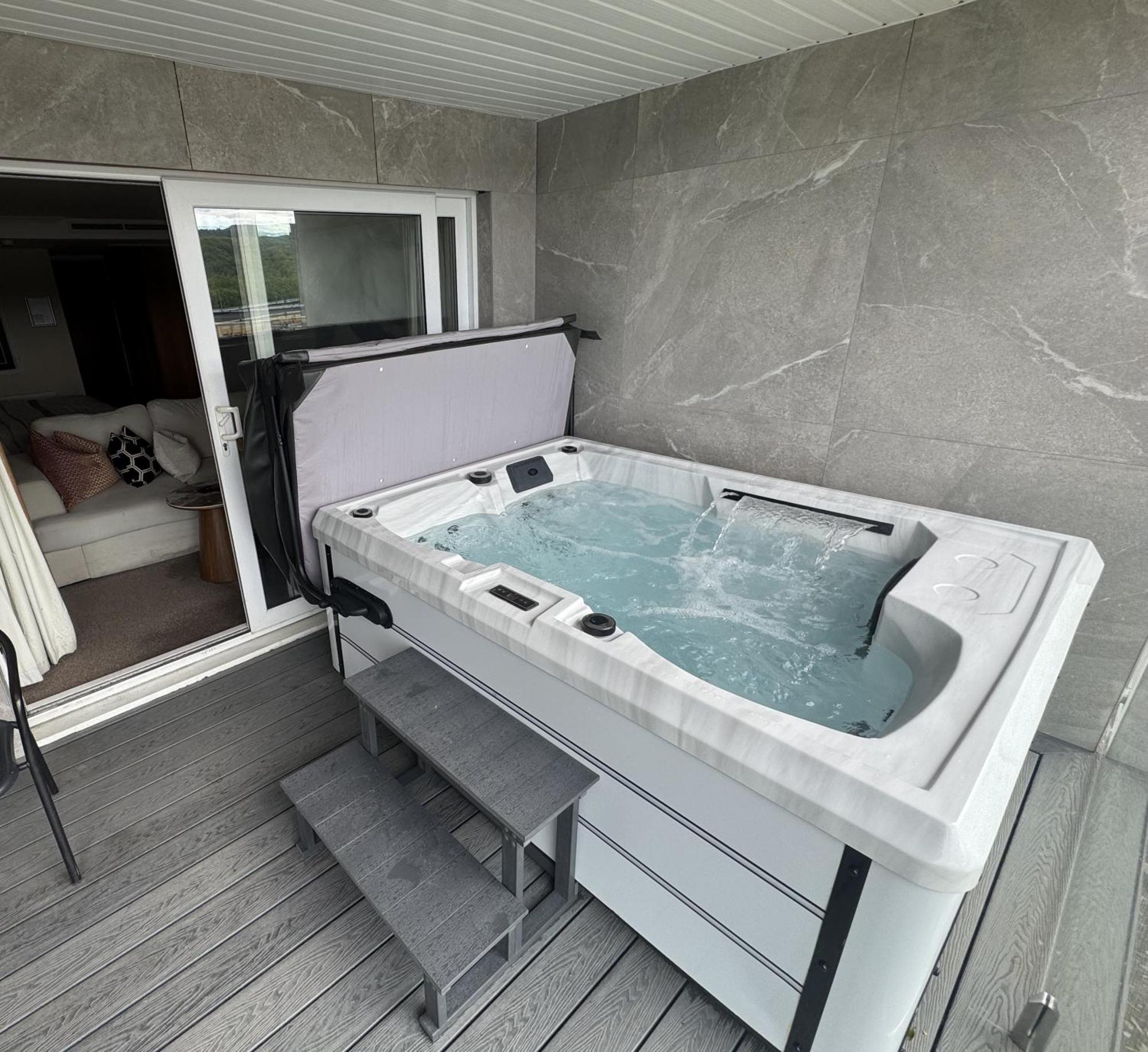 Superior Double Room Hot Tub